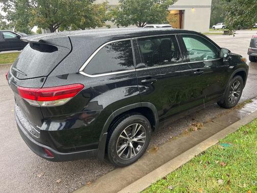 2018 Toyota Highlander LE