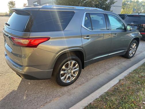 2021 Chevrolet Traverse Premier