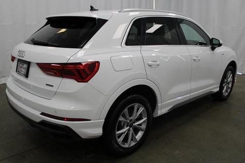 2024 Audi Q3 Premium 45 TFSI S line quattro Tiptronic