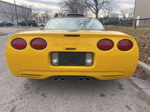 2002 Chevrolet Corvette Base