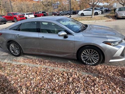 2020 Toyota Avalon Hybrid Limited