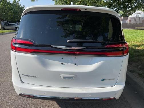 2022 Chrysler Pacifica Hybrid Limited