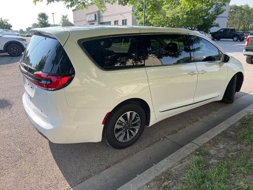 2022 Chrysler Pacifica Hybrid Limited