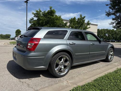 Silver Steel Metallic 2007 Dodge Magnum Base