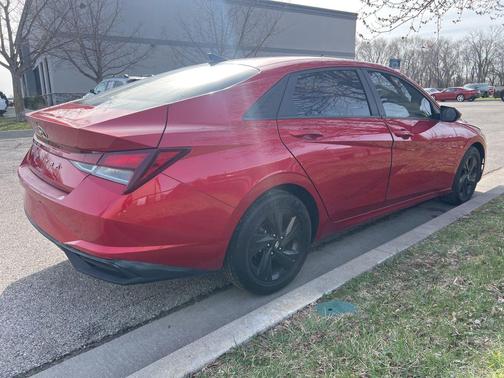 2022 Hyundai ELANTRA SEL