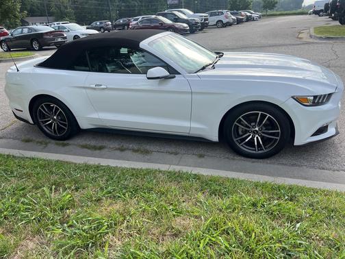 2017 Ford Mustang EcoBoost Premium