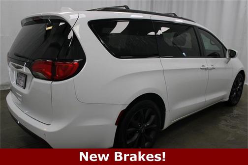 2020 Chrysler Pacifica Touring-L Plus