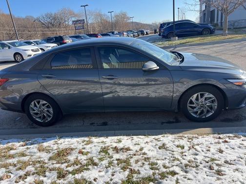 2024 Hyundai ELANTRA HEV Blue