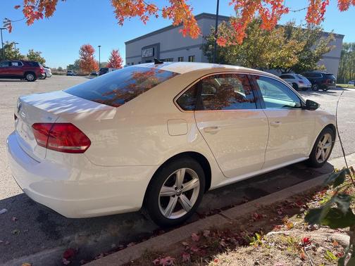 2012 Volkswagen Passat 2.5 SE