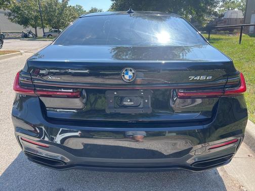 2021 BMW 745e xDrive