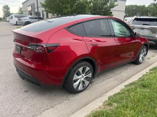 2024 Tesla Model Y Long Range Dual Motor All-Wheel Drive