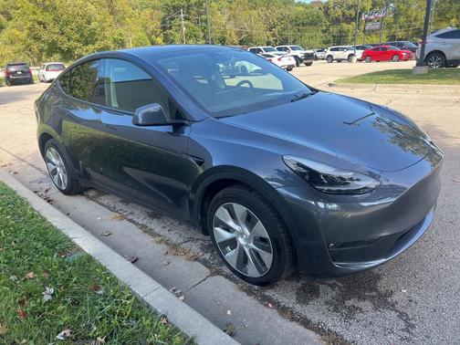 2023 Tesla Model Y Long Range Dual Motor All-Wheel Drive