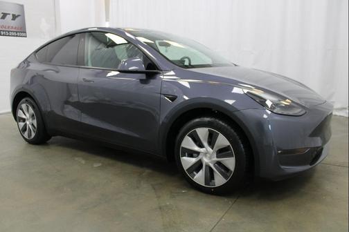 2023 Tesla Model Y Long Range Dual Motor All-Wheel Drive