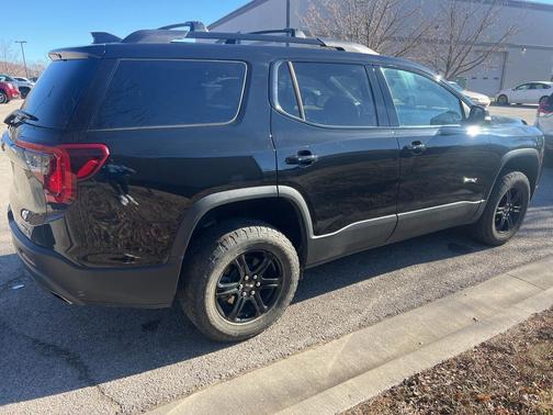 2023 GMC Acadia AWD AT4
