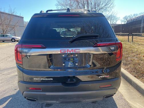 2023 GMC Acadia AWD AT4