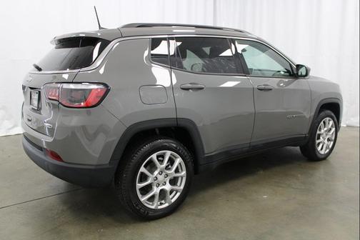 2023 Jeep Compass Latitude Lux