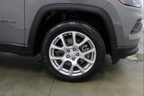 2023 Jeep Compass Latitude Lux