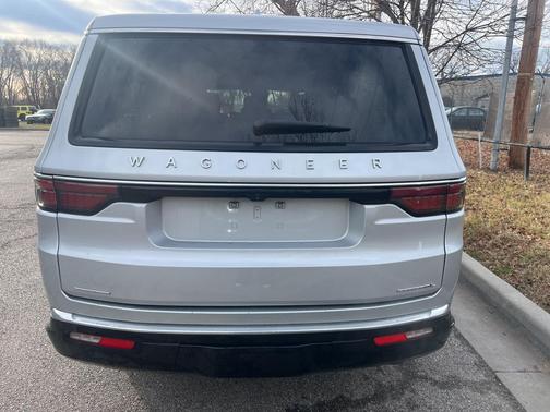 2023 Jeep Wagoneer L Series II 4x4