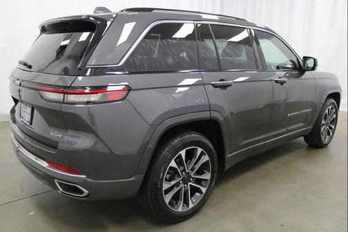 2022 Jeep Grand Cherokee Overland
