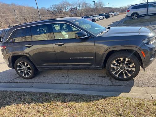 2022 Jeep Grand Cherokee Overland