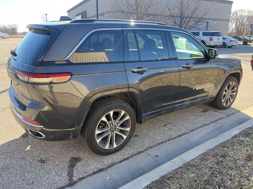 2022 Jeep Grand Cherokee Overland