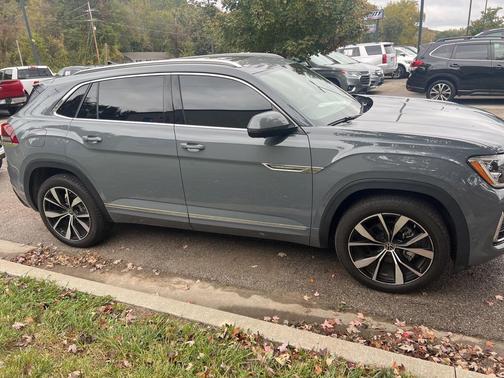 2024 Volkswagen Atlas Cross Sport 2.0T SEL Premium