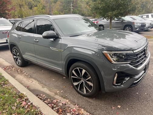 2024 Volkswagen Atlas Cross Sport 2.0T SEL Premium