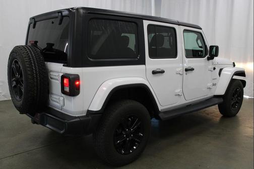 Bright White Clearcoat 2021 Jeep Wrangler Unlimited Sahara