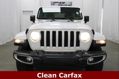 Bright White Clearcoat 2021 Jeep Wrangler Unlimited Sahara