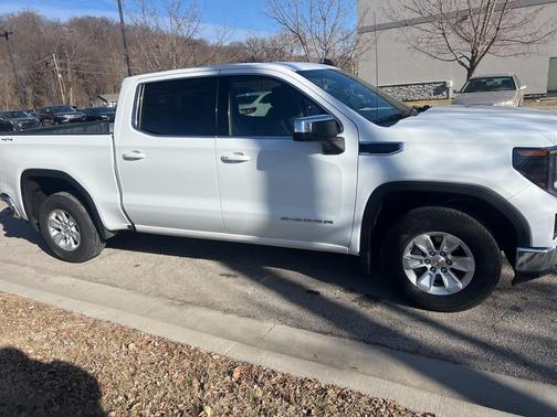 2022 GMC Sierra 1500 SLE