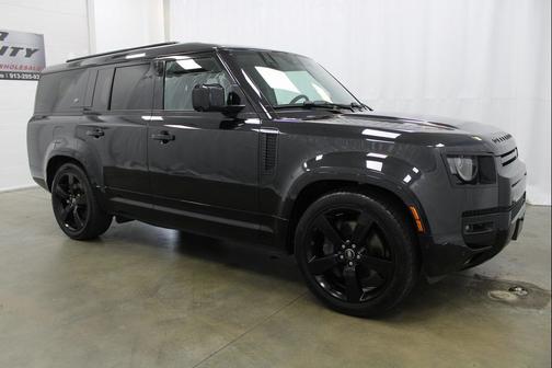 2024 Land Rover Defender 130 P400 X-Dynamic SE