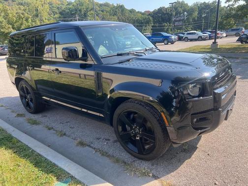 2024 Land Rover Defender 130 P400 X-Dynamic SE