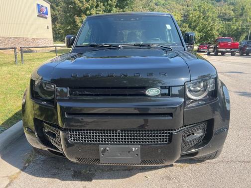 2024 Land Rover Defender 130 P400 X-Dynamic SE