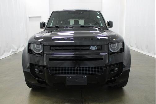 2024 Land Rover Defender 130 P400 X-Dynamic SE