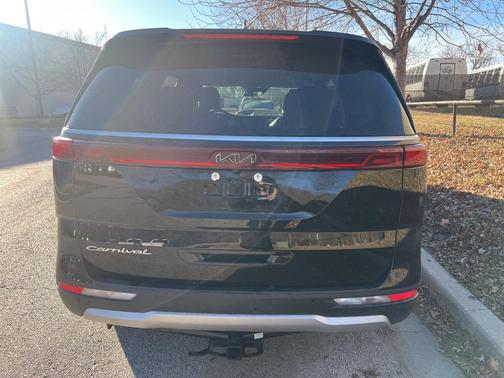 2022 Kia Carnival LXS