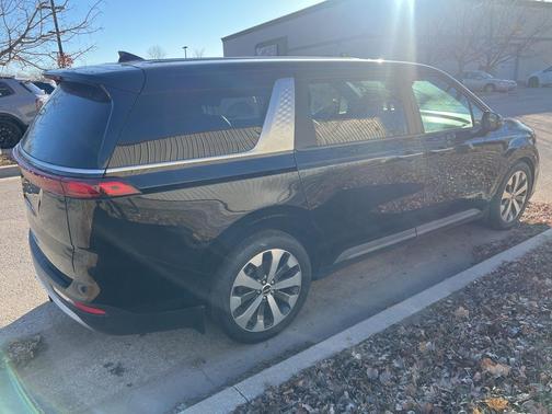 2022 Kia Carnival LXS