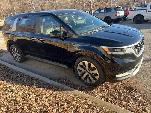 2022 Kia Carnival LXS