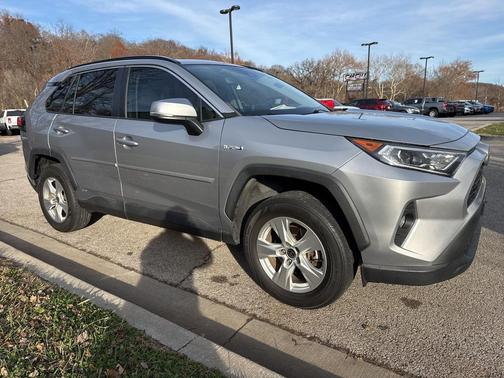 2021 Toyota RAV4 Hybrid XLE