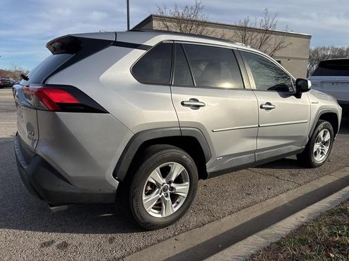 2021 Toyota RAV4 Hybrid XLE