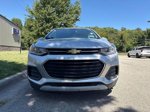 Silver Ice Metallic 2017 Chevrolet Trax LT