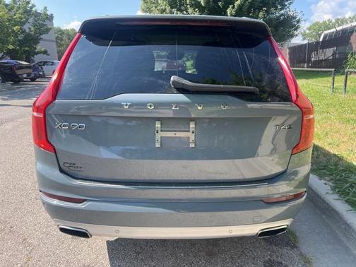 2020 Volvo XC90 T6 Momentum