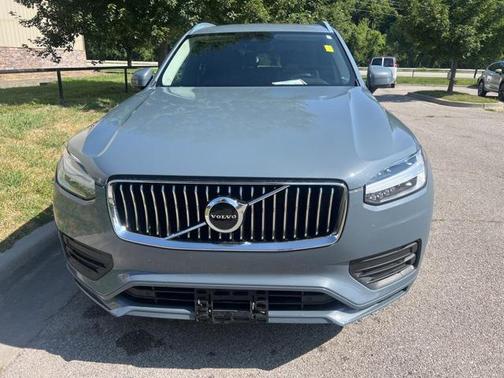 2020 Volvo XC90 T6 Momentum