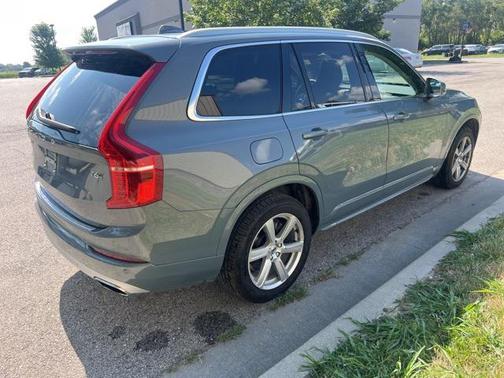 2020 Volvo XC90 T6 Momentum