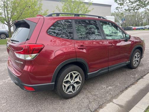 Crimson Red Pearl 2022 Subaru Forester Premium