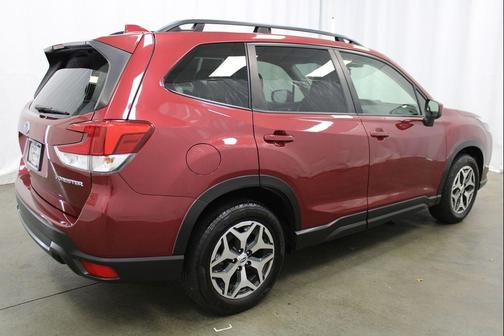 Crimson Red Pearl 2022 Subaru Forester Premium
