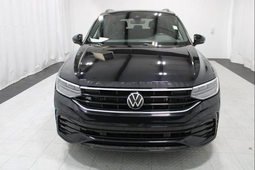 Deep Black Pearl 2023 Volkswagen Tiguan 2.0T SE R-Line Black 4MOTION