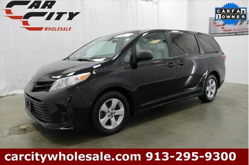2020 Toyota Sienna SE