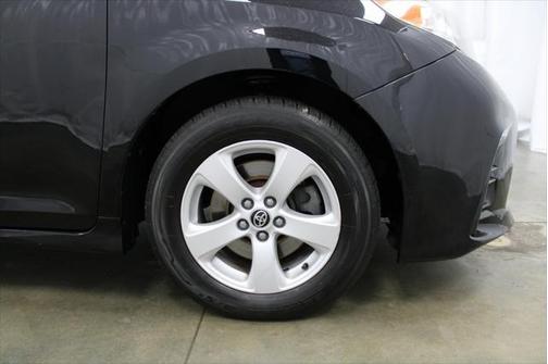 2020 Toyota Sienna SE