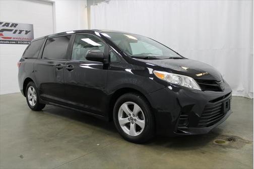 2020 Toyota Sienna SE