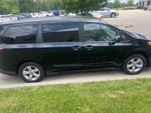 2020 Toyota Sienna SE